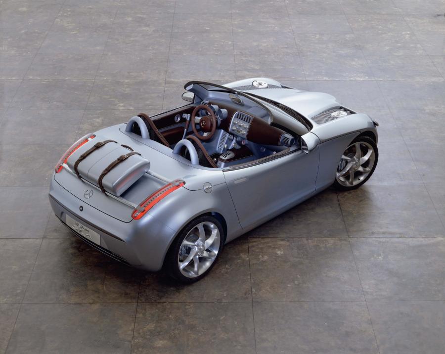  Mercedes-Benz Vision SLA Concept 2000 года  (фото 10 из 14)